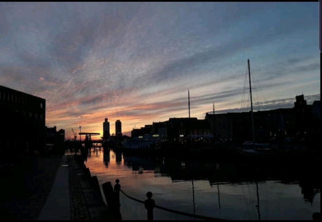 Husum Zentrum Bis 7 Personen. ภายนอก รูปภาพ